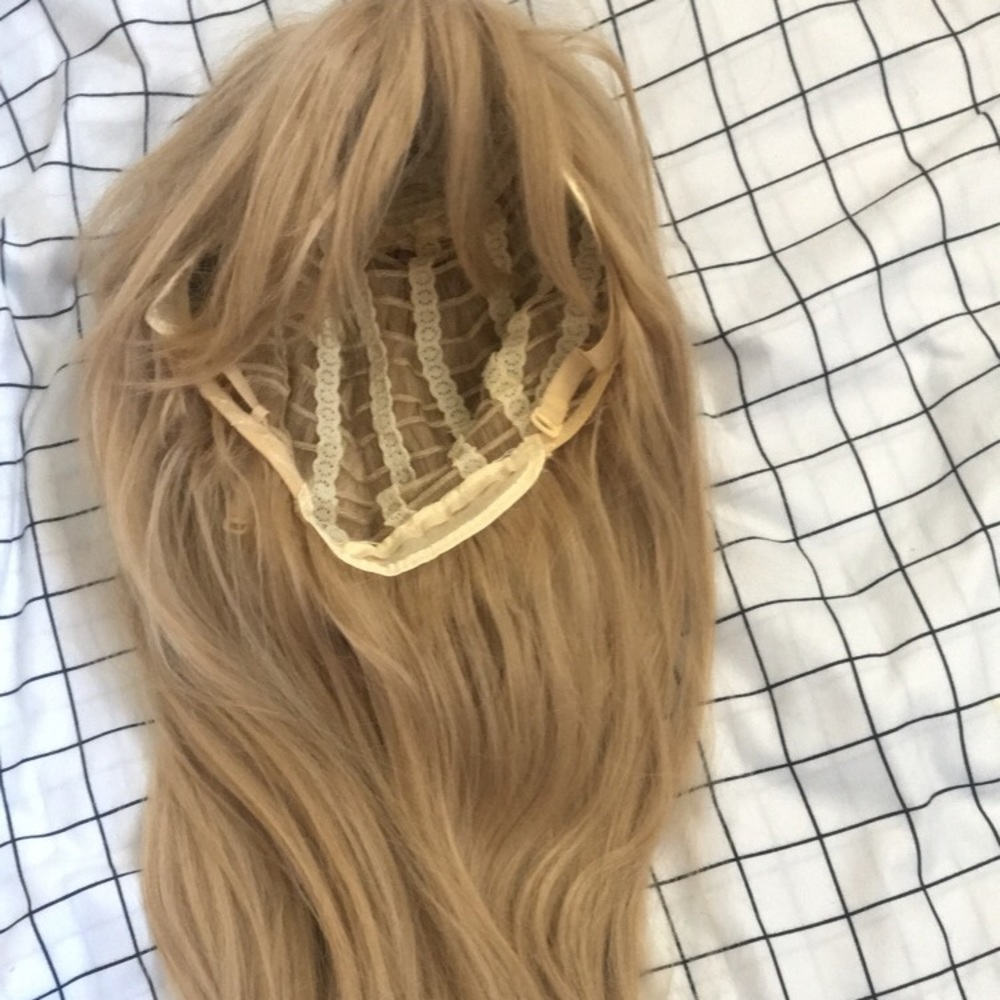 Blonde wig
